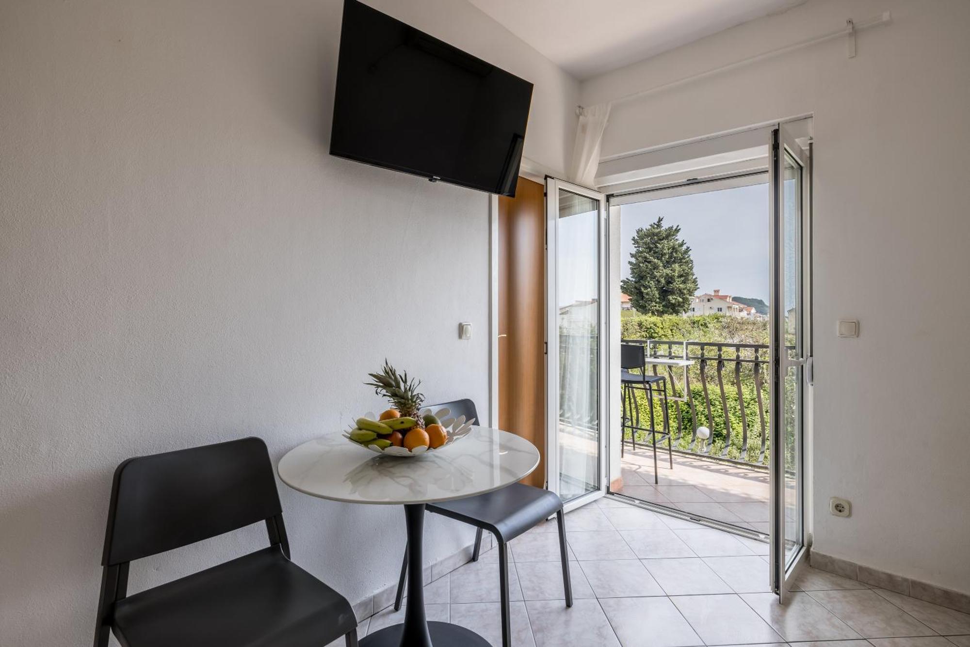 Mediterano Apartments Podstrana Bagian luar foto