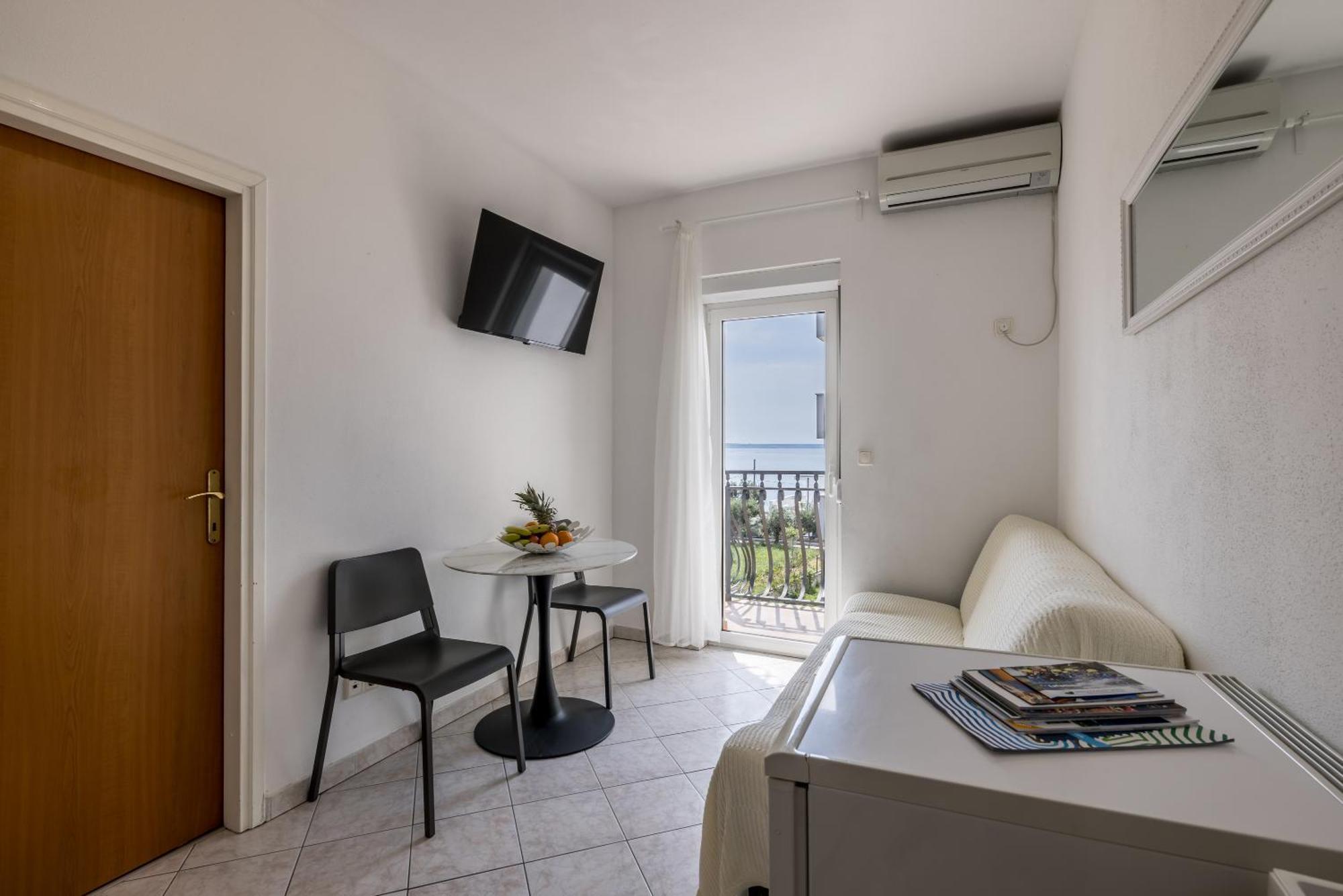 Mediterano Apartments Podstrana Bagian luar foto