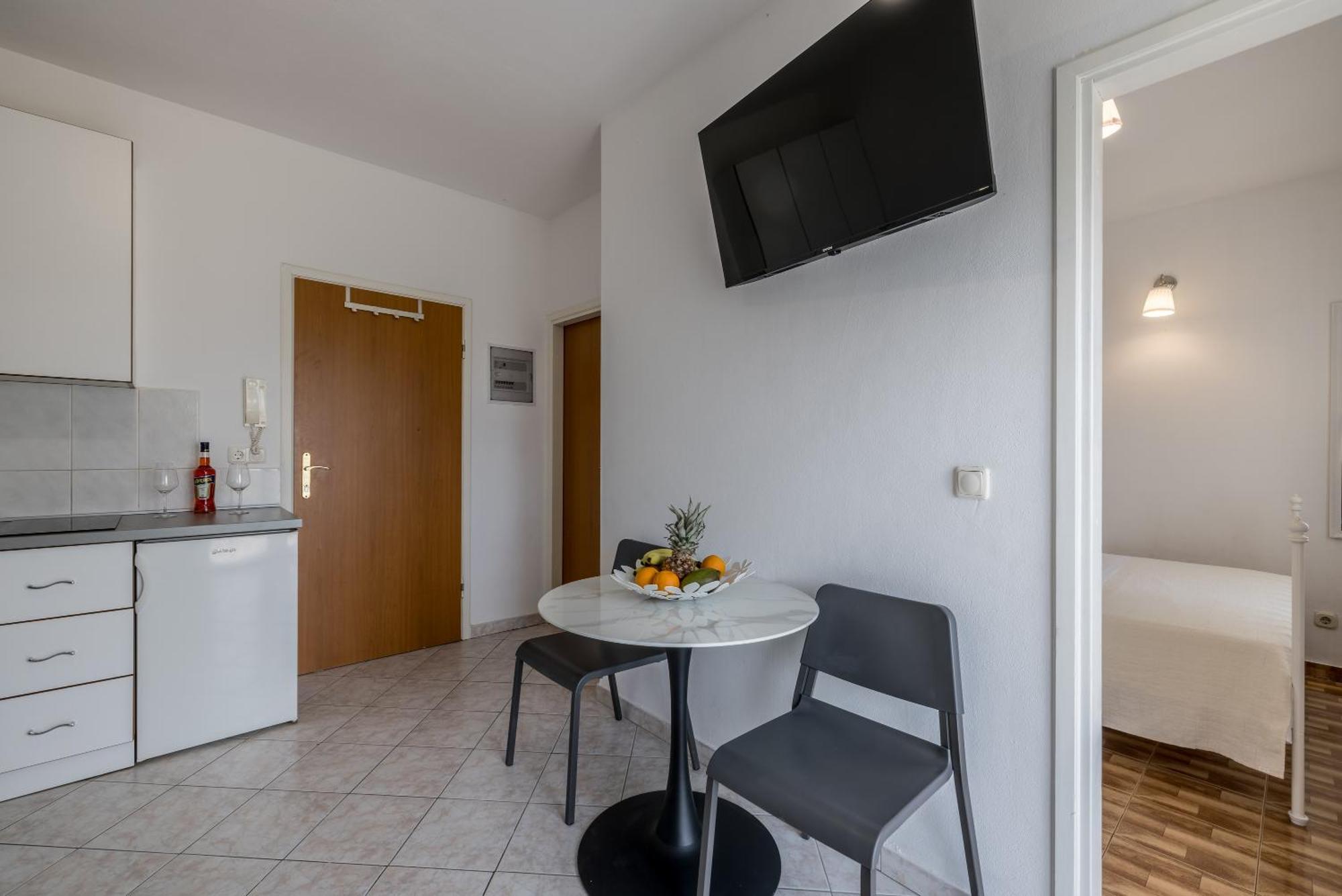 Mediterano Apartments Podstrana Bagian luar foto