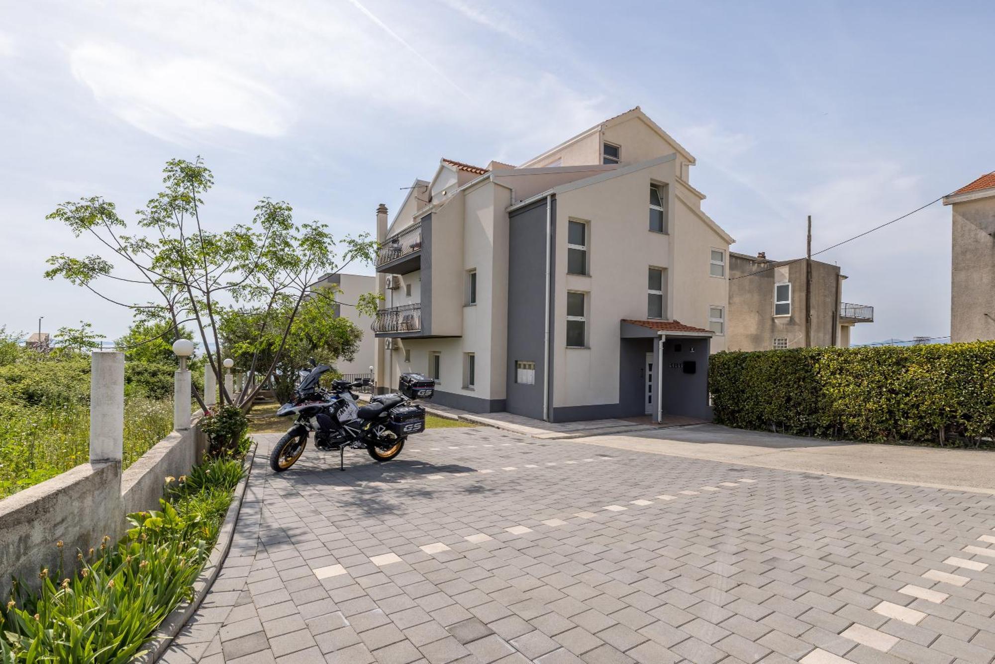 Mediterano Apartments Podstrana Bagian luar foto