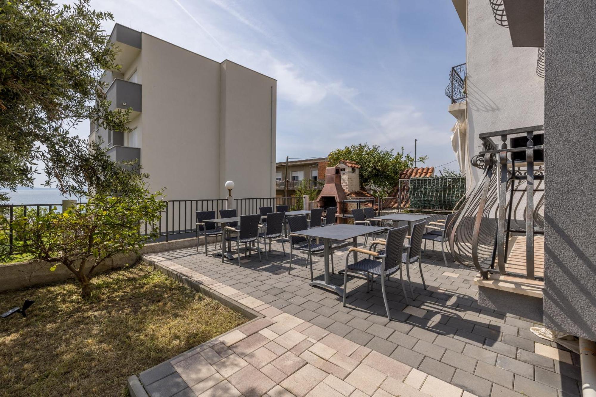 Mediterano Apartments Podstrana Bagian luar foto