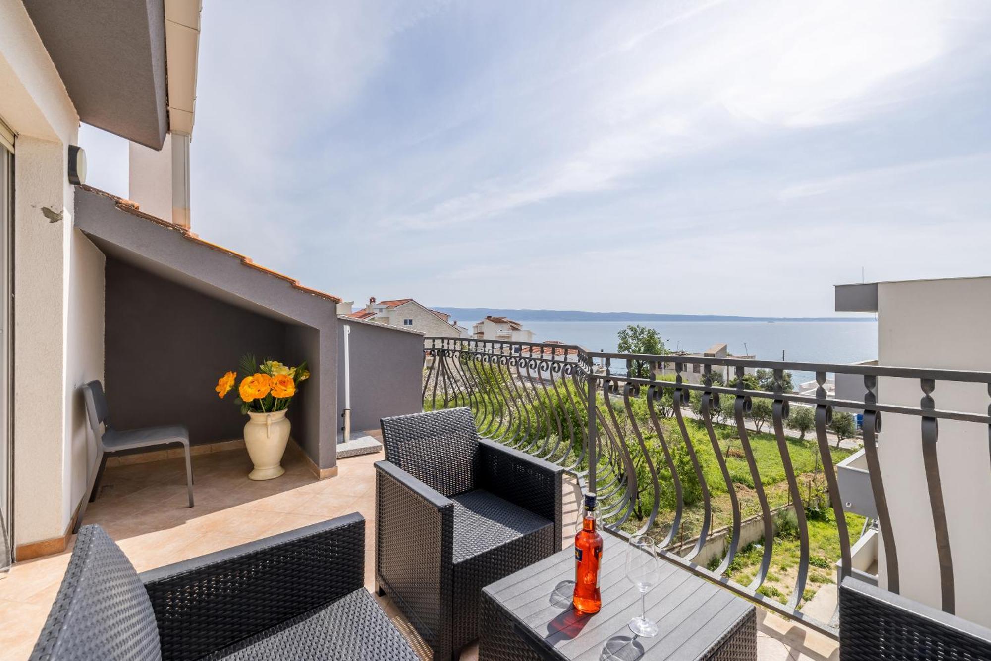 Mediterano Apartments Podstrana Bagian luar foto