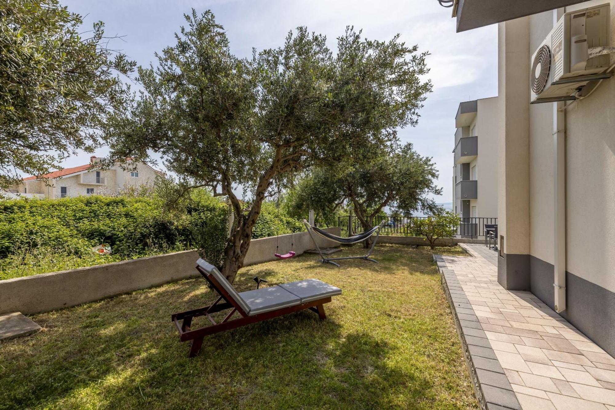 Mediterano Apartments Podstrana Bagian luar foto