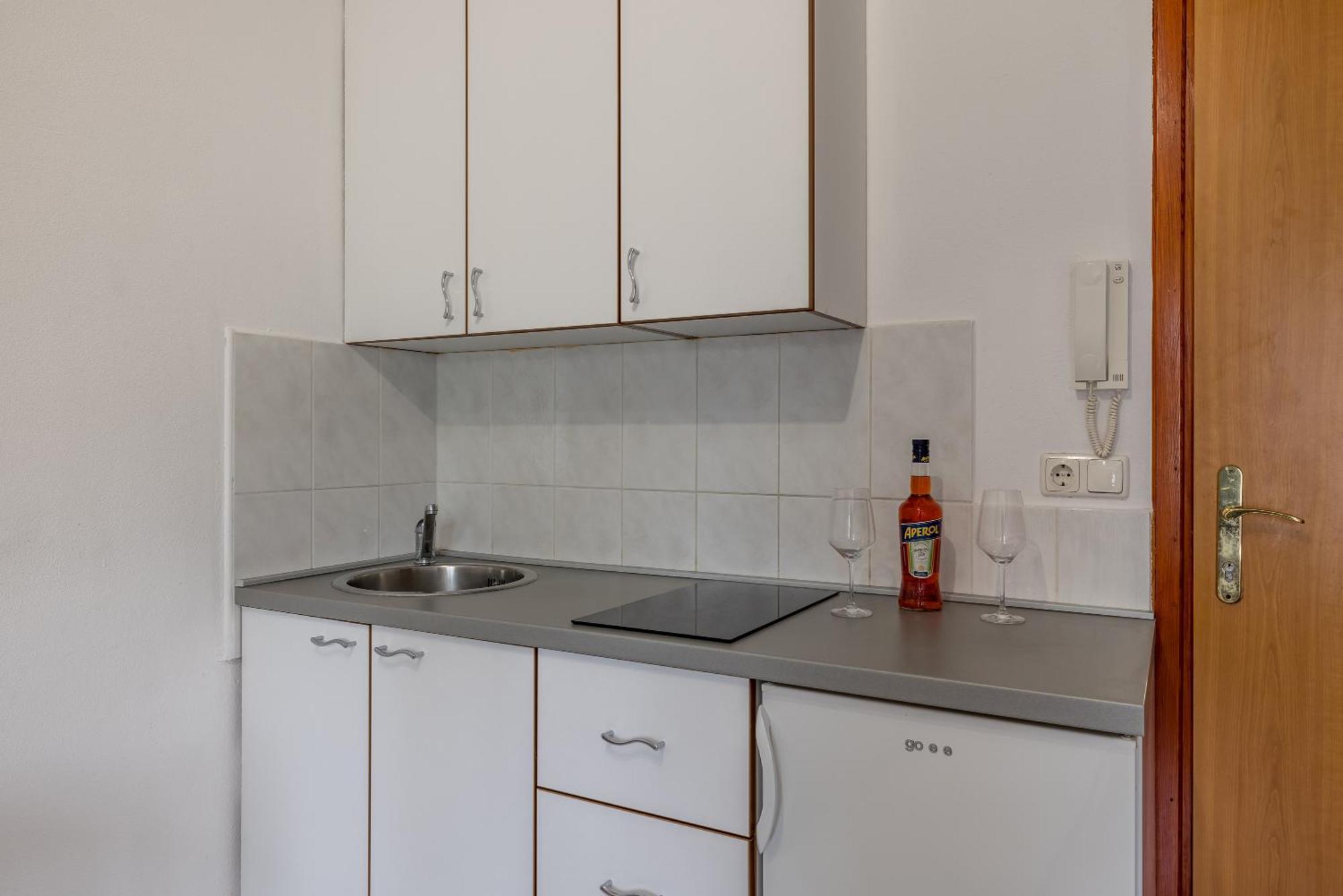 Mediterano Apartments Podstrana Bagian luar foto